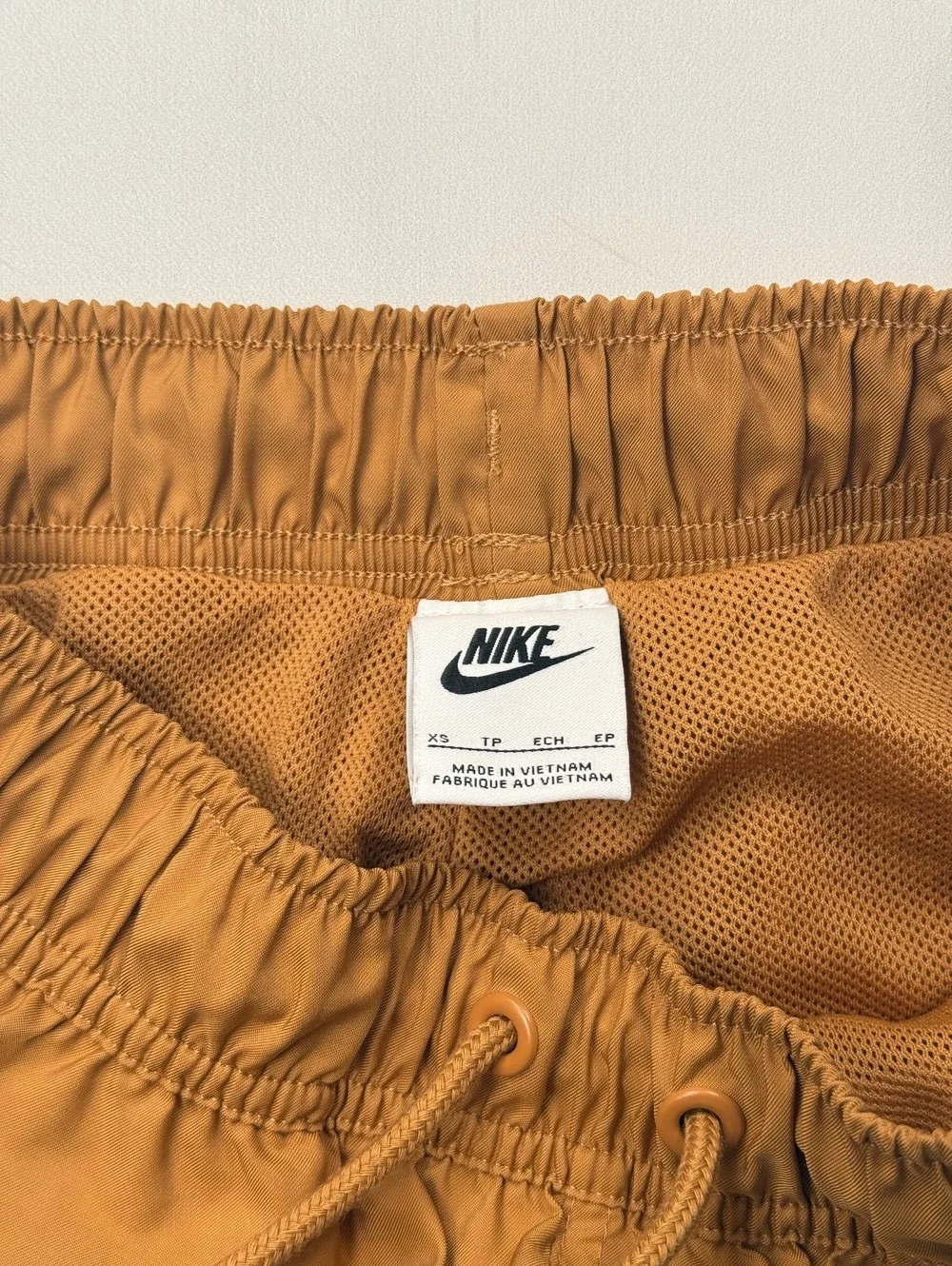 Nike Flow Woven Athletic Shorts Tan 2010s Minimalist - Mens XS